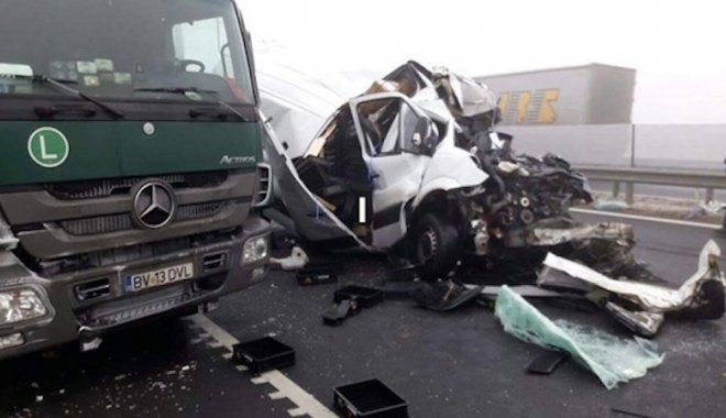 TRAGEDIE / Autocar românesc, implicat într-un accident în Ungaria. Patru persoane au decedat - accident2-1487153805.jpg