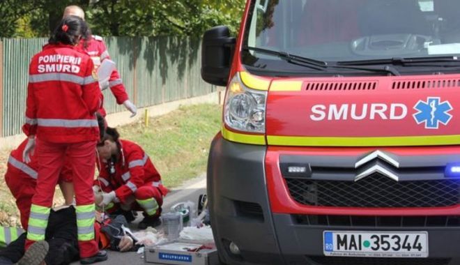 Accident grav, între o mașină și un autocar plin cu turiști. O tânără de 24 de ani a murit - accident2-1556701208.jpg