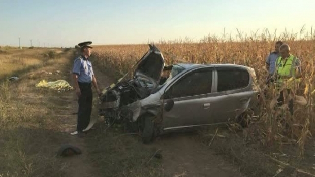 GRAV ACCIDENT RUTIER, provocat de un tânăr FĂRĂ PERMIS! O persoană a murit, iar alte patru au fost rănite - accident21473600-1507012934.jpg