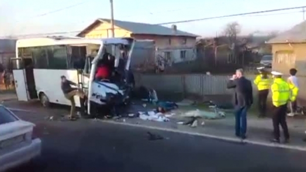 TRAGEDIE. Două persoane au decedat, iar alte opt au fost rănite, într-un accident grav - accident22052300-1490077370.jpg