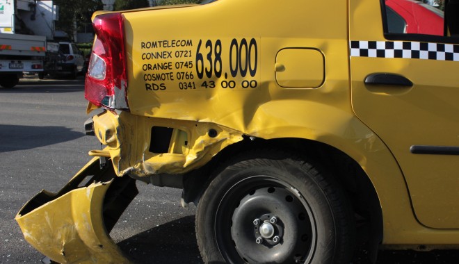 Accident rutier în cartierul km 4-5. Șoferul a fugit de la locul faptei - accident222-1409582542.jpg