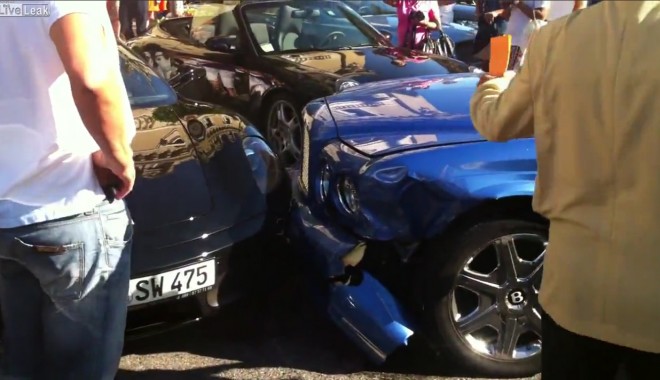 Vezi aici un accident de 1 MILION de dolari! BLONDA la volan! / Video - accident3-1338394906.jpg