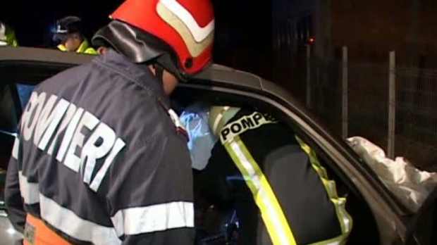 O tânără de 25 de ani a făcut prăpăd pe șosea din cauza vitezei. O persoană a murit și alte trei au fost rănite - accident395876200-1521666675.jpg