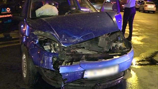 GRAV ACCIDENT RUTIER. Pietoni spulberați chiar pe trecere, după ce două mașini s-au ciocnit - accident62658600-1502259622.jpg