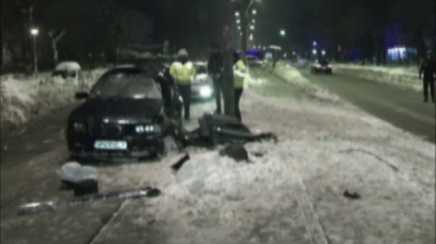 VIDEO / La un pas de tragedie. Accident soldat cu patru victime - accident76601000-1484382568.jpg