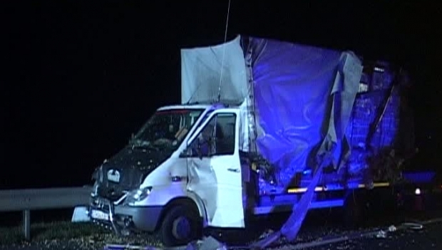Accident grav pe autostradă. Un bărbat a murit, iar alți doi au fost răniți - accident81749900-1489047413.jpg