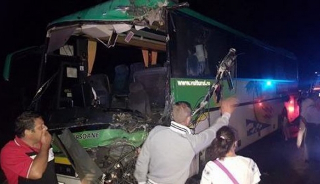 COLIZIUNE VIOLENTĂ între două autobuze. 14 victime! Planul ROȘU de intervenție, activat - accidentarges44444617400-1472797296.jpg