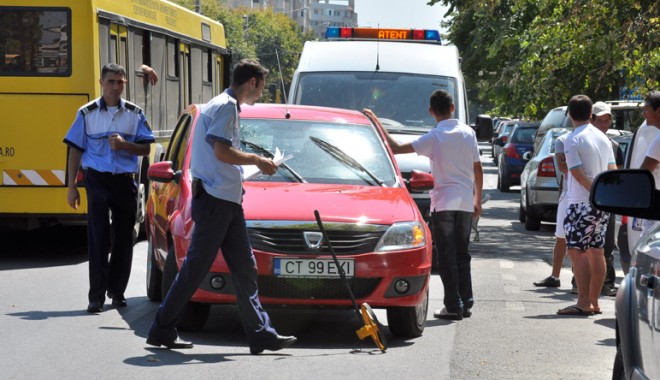 Accident rutier grav pe b-dul Lăpușneanu - accidentbdullapusneanu18-1313939817.jpg