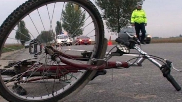 Doi bicicliști, soț și soție, accidentați mortal de un autoturism, pe DN 23 - accidentbiciclist27532200-1562654998.jpg