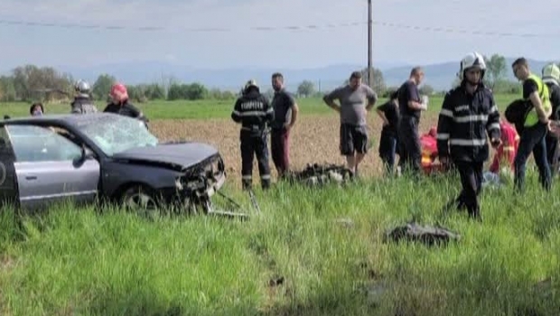 GRAV ACCIDENT RUTIER! Un șofer a murit pe loc! Soția sa, în stare gravă - accidentbihor74254500-1524586118.jpg
