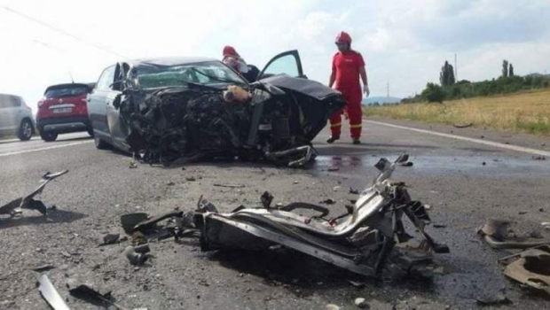 Tânăr de 19 ani, cu permisul suspendat pentru viteză, a murit într-un teribil accident - accidentbraila81048000-1539512628.jpg