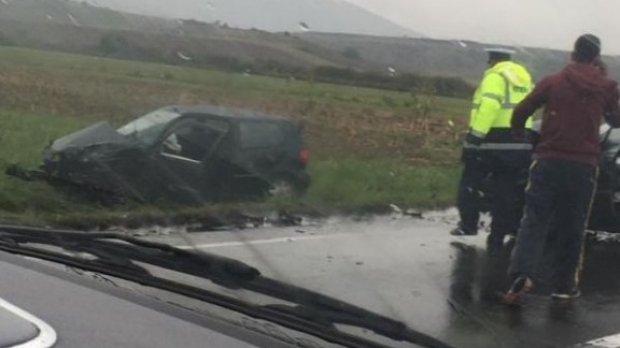 ACCIDENT GRAV din cauza ploilor. Sunt cinci victime! - accidentbrasov1190562300-1475917005.jpg