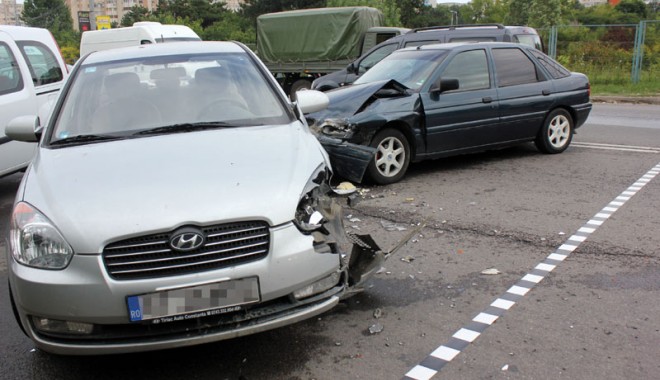 Cum se poate transforma o tamponare într-o faptă penală - accidentbulevardulaurelvlaicu19-1361819832.jpg