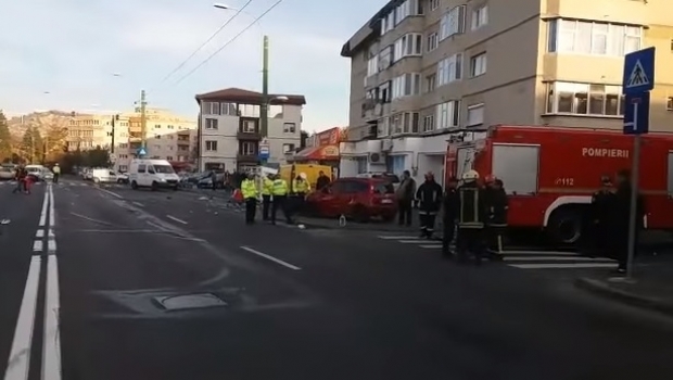 ACCIDENT RUTIER GRAV! Cinci persoane rănite, trei mașini avariate - accidentbv57693900-1508395544.jpg