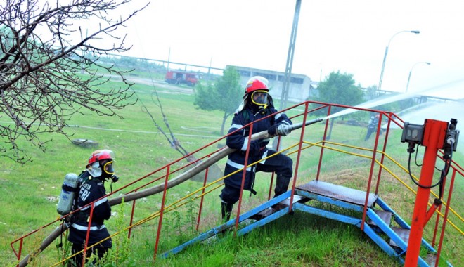 Cum funcționează Serviciul Voluntar pentru Situații de Urgență la Constanța - accidentchimic1338234207-1361872059.jpg