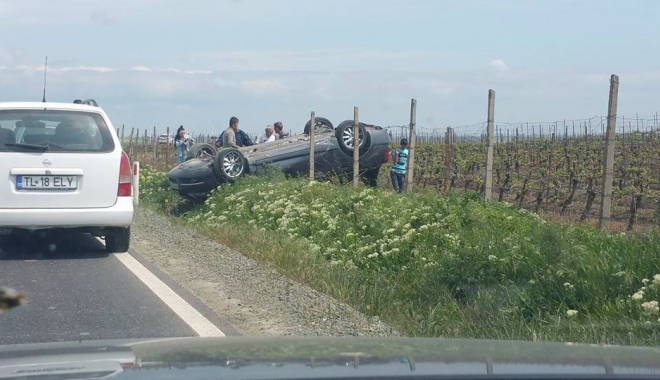 TRAGEDIE RUTIERĂ LA CONSTANȚA. UN BĂRBAT A MURIT, DUPĂ CE S-A RĂSTURNAT CU MAȘINA - accidentciocarlia-1462182422.jpg