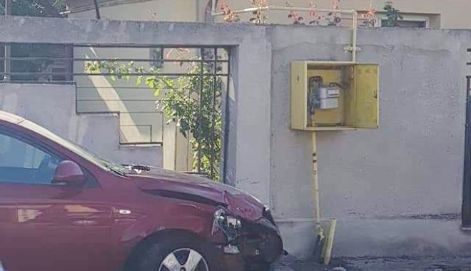 Accident în cartierul Coiciu. O mașină a intrat într-o conductă de gaze - accidentconductagaye-1599031398.jpg