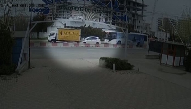VIDEO. Și-a făcut mașina praf! ACCIDENT RUTIER ÎN MAMAIA, SURPRINS DE CAMERELE DE SUPRAVEGHERE - accidentct37439200-1491477698.jpg