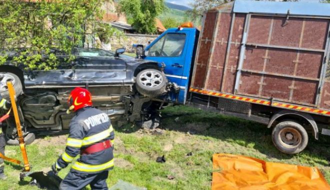 O persoană a murit și alte patru au fost rănite grav, într-un accident produs pe DN6