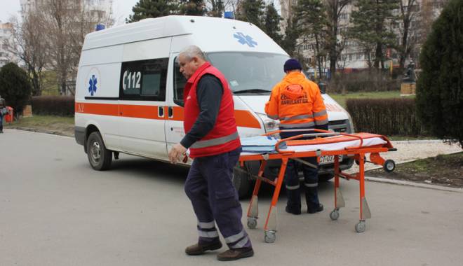 Accident de muncă pe bulevardul Aurel Vlaicu. Persoană căzută în gol, de la înălțime - accidentdemunca-1455902404.jpg