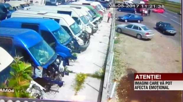 VIDEO. Spulberați de o șoferiță neatentă. Cinci oameni au fost răniți - accidentdf56790100-1494265396.jpg