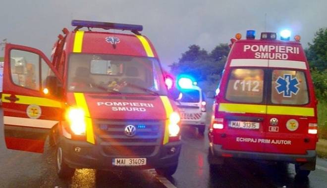 TRAGEDIE PE ȘOSEA! Doi oameni au murit! Motorul mașinii a zburat pe câmp - accidentdn1-1452097518.jpg