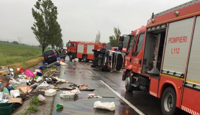 TRAGEDIE RUTIERĂ. Tânăr de 19 ani, mort după ce a întors mașina fără să se asigure - accidentdn21-1497783584.jpg