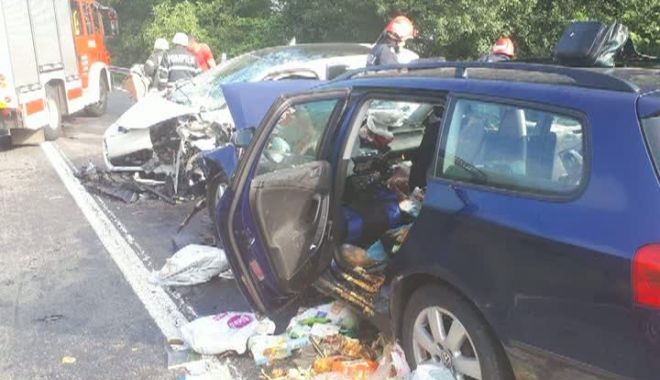 Accident grav pe DN7: Șapte persoane, între care doi copii, sunt rănite - accidentdn724025700-1532158906.jpg