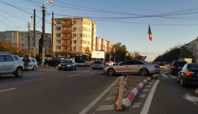 Accident spectaculos în sens giratoriu, la Constanța - accidenteliberarii4dec2-1575585077.jpg