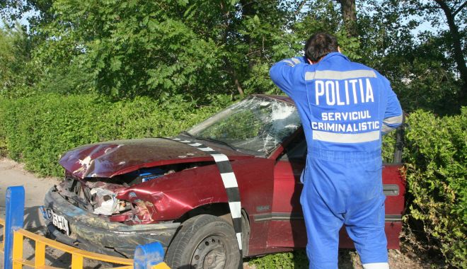 Mașini răsturnate în stațiunea Mamaia! Teribiliștii au ieșit  la distracție, în toiul nopții! - accidentemamaia-1590321969.jpg
