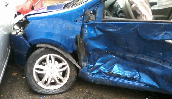 Accidente rutiere în Constanța. Șapte persoane au ajuns la spital - accidenterutierelaconstanta-1381427168.jpg