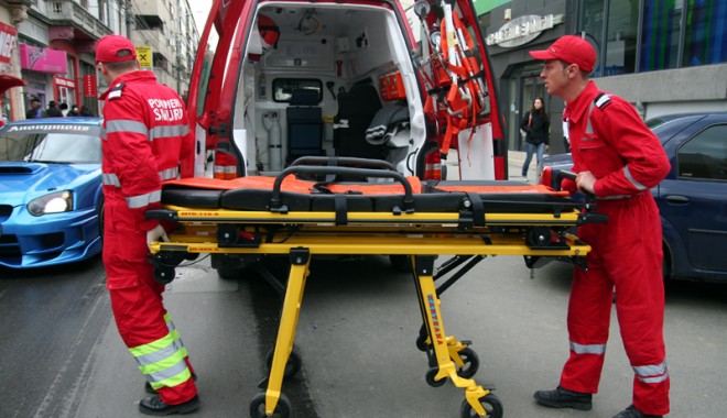 Accident grav. Un tractor a intrat într-o mașină - accidentgrav-1402680574.jpg