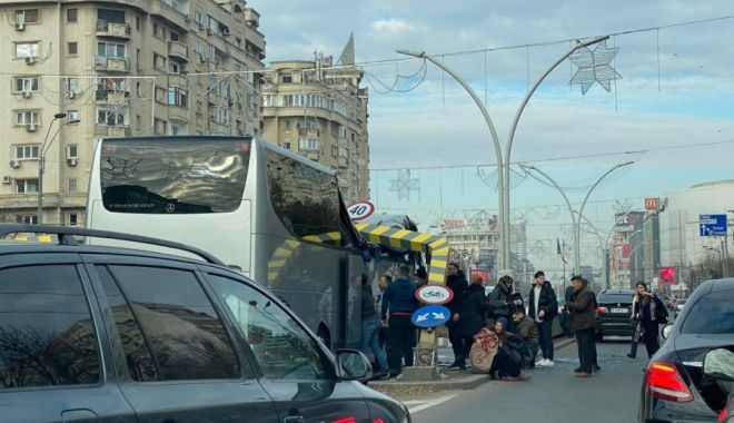 GRAV accident de circulație, cu patru victime încarcerate - accidentgravpasajulunirii807258-1671797211.jpg