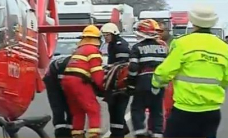 Accident groaznic pe Centura Capitalei. O persoană a fost aruncată pe carosabil - accidentgravpecenturabucurestiul-1347000648.jpg