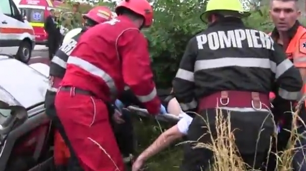 GRAV ACCIDENT RUTIER! Sunt 9 victime - accidentgravtineri55138400-1506846450.jpg