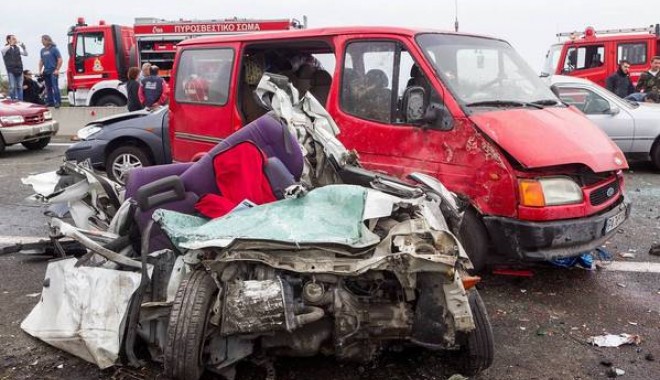 Cine și de unde este șoferul care a îngrozit Grecia - accidentgreciasoferfarafranetir6-1412672866.jpg
