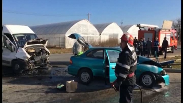 TRAGEDIE RUTIERĂ, A DOUA ZI DE CRĂCIUN - accidenthinovamehedinti12607100-1514308943.jpg