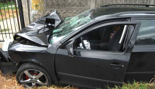 Accident rutier în stațiunea Mamaia. Șoferul era băut - accidentinstatiuneamamaia-1420988404.jpg