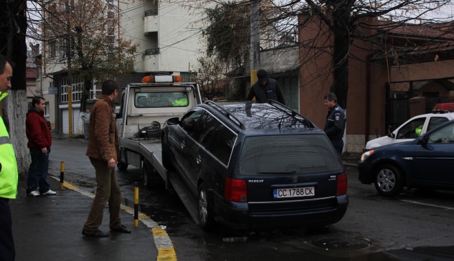 Zeci de accidente, astăzi, în Constanța (GALERIE FOTO) - accidentlahovaricumamaia4-1323183297.jpg