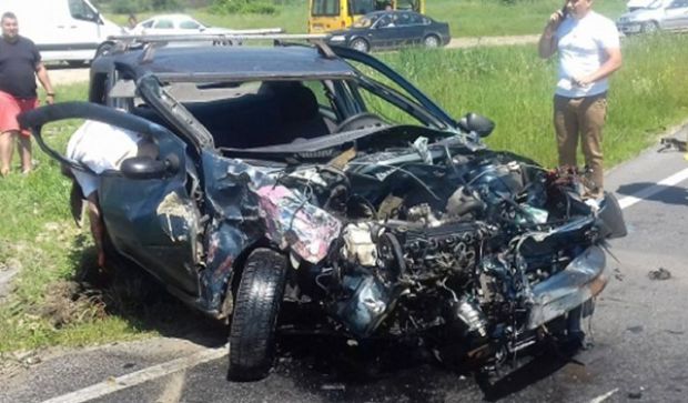 ȘOC ÎN SPORTUL ROMÂNESC! Fotbalist mort, după ce mașina sa a fost spulberată. ATENȚIE, VIDEO TERIBIL! - accidentmariuslungu-1496207218.jpg