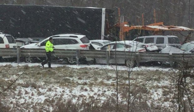 CARAMBOL RUTIER, SOLDAT CU CEL PUȚIN TREI MORȚI - accidentmichigan1024x768-1481268107.jpg