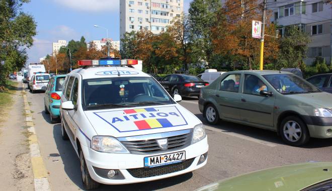 Accident rutier pe bulevardul Marinarilor - accidentmicrobuzbetonieraaurelvl-1422630159.jpg