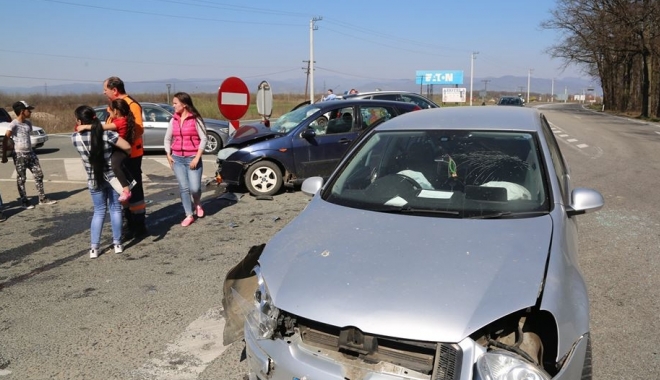 ACCIDENT GRAV. O gravidă și șase persoane rănite - accidentmm52509300-1491214791.jpg