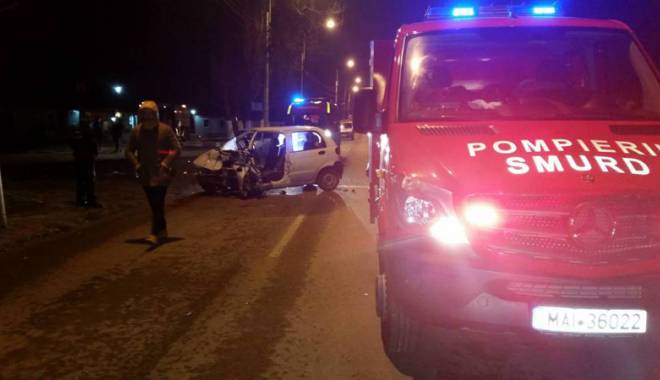 Imagini șocante! Mașina i-a devenit călău! Tânăr din Constanța, mort în accident rutier - accidentmortal3-1426788183.jpg