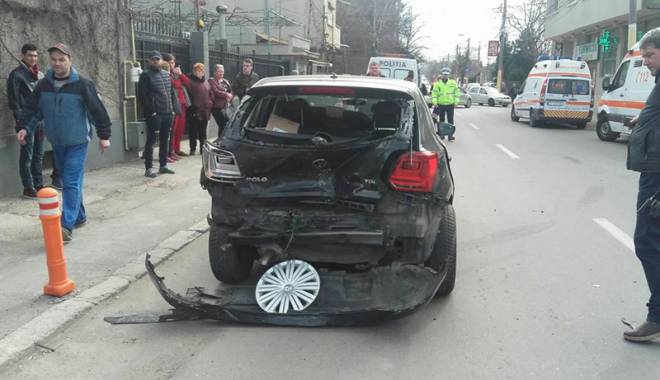 Galerie foto / Tragedie la Constanța.  Un șofer a murit după ce i s-a făcut rău la volan - accidentmortal6-1455731254.jpg