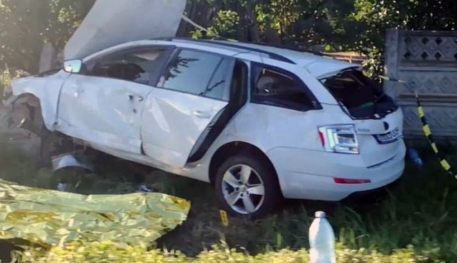 VIDEO. TRAGEDIE DUPĂ O DEPĂȘIRE ILEGALĂ. TREI COPII RĂNIȚI, UNUL A MURIT PE LOC - accidentmortaldeceaalbaiun2017-1497079593.jpg