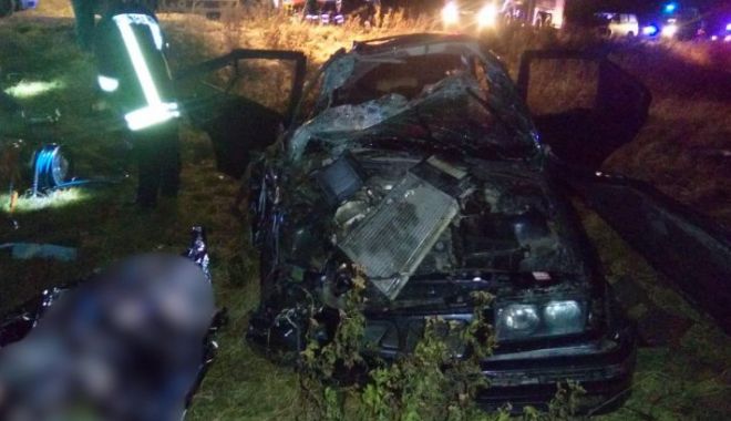 Un mort și doi răniți, într-un accident grav - accidentmortalojdulanoiembrie201-1543218743.jpg