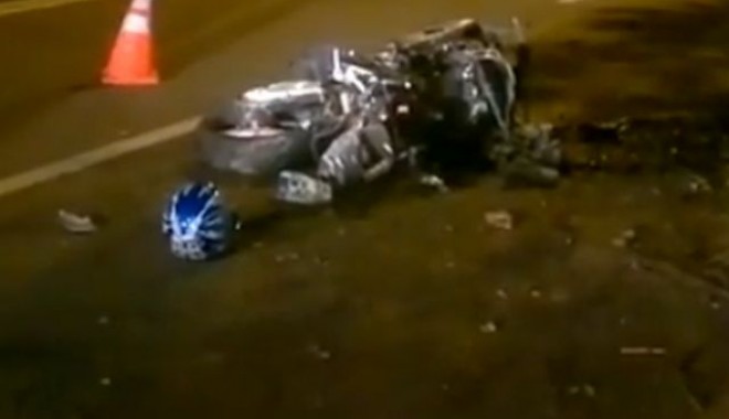 Accident GROAZNIC pe Aurel Vlaicu / Motociclist omorât de o autospecială - accidentmotociclist2-1385412336.jpg