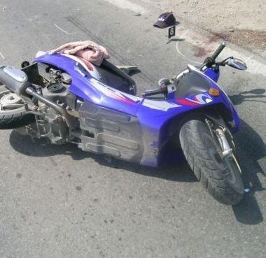 Mopedist rănit la Lumina - accidentmotoscuter-1349946671.jpg
