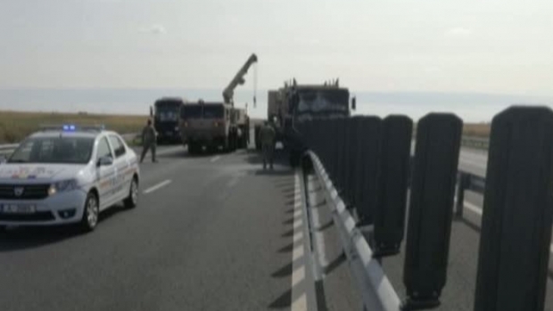 Convoi NATO implicat într-un accident pe autostradă. Trei militari au fost răniți - accidentnato19513100-1503315038.jpg